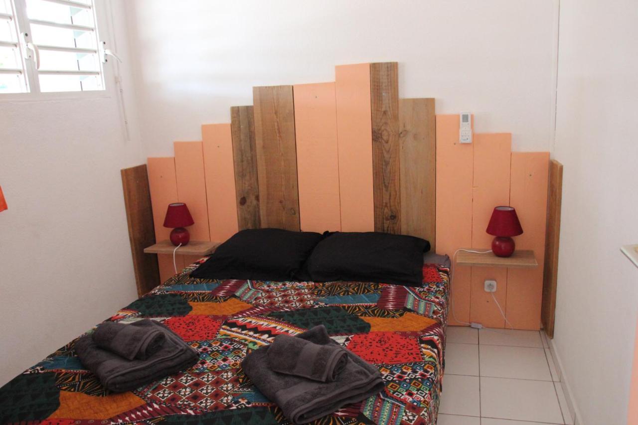 Gites Monoi 4 Personnes Avec Piscine Privee Saint-Francois  Exterior foto